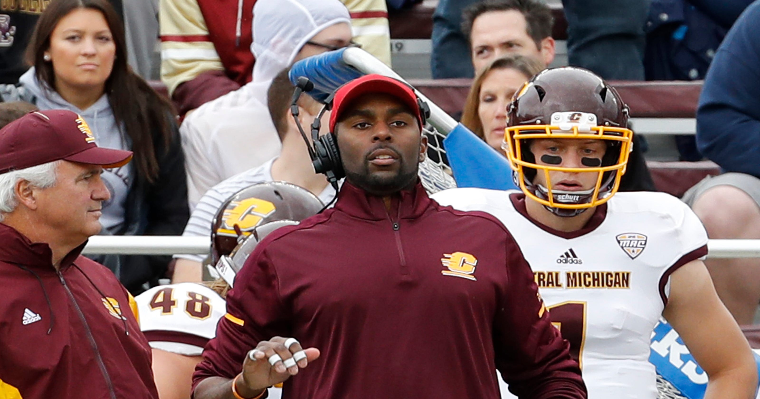 Sherrone Moore named Michigan tight ends coach