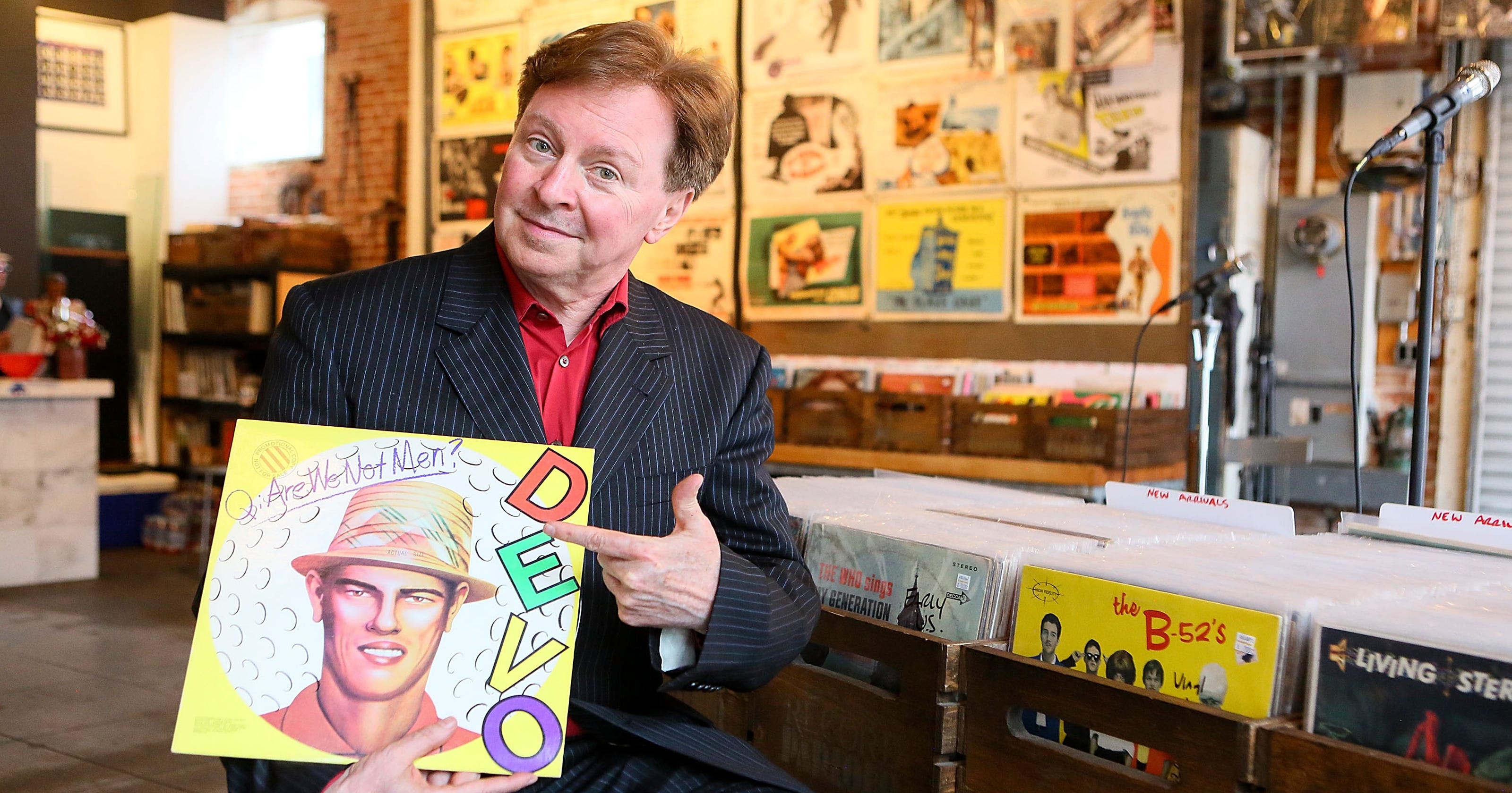 Devo singer apologizes for 9/11themed wedding