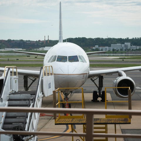 ARLINGTON, VA - MAY 05: A United Airlines plane si