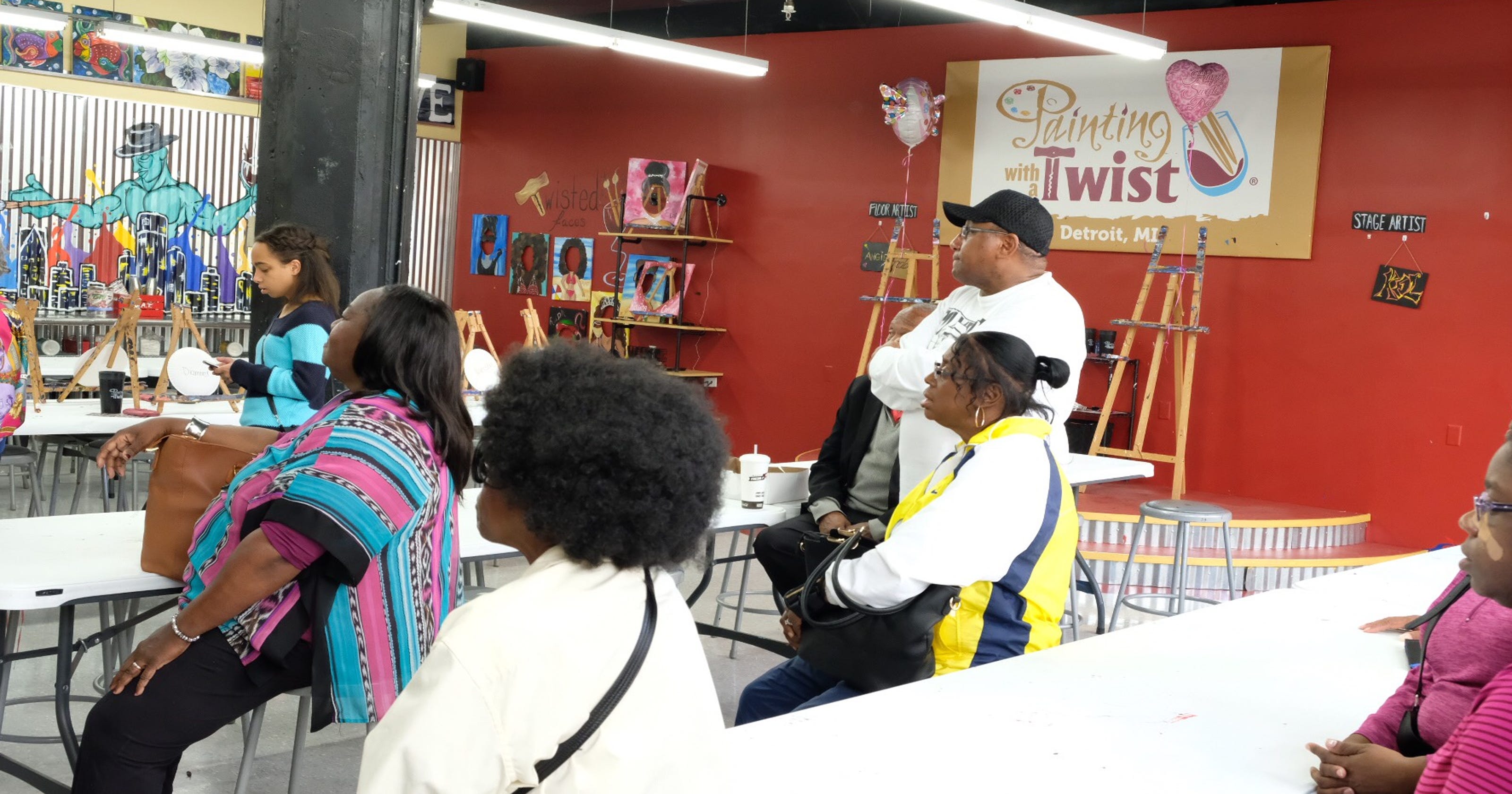 Bus tour gives shoppers peek into blackowned shops in Detroit