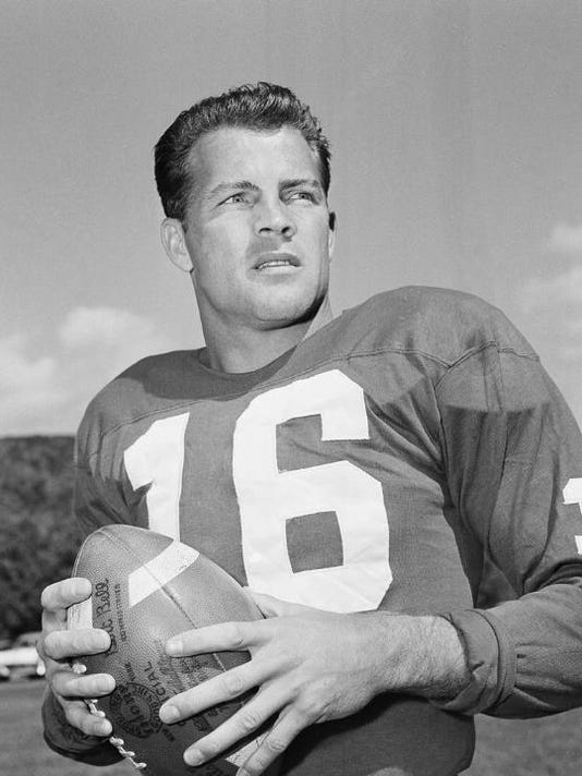 Frank Gifford Legendary Nfl Player Broadcaster Dies