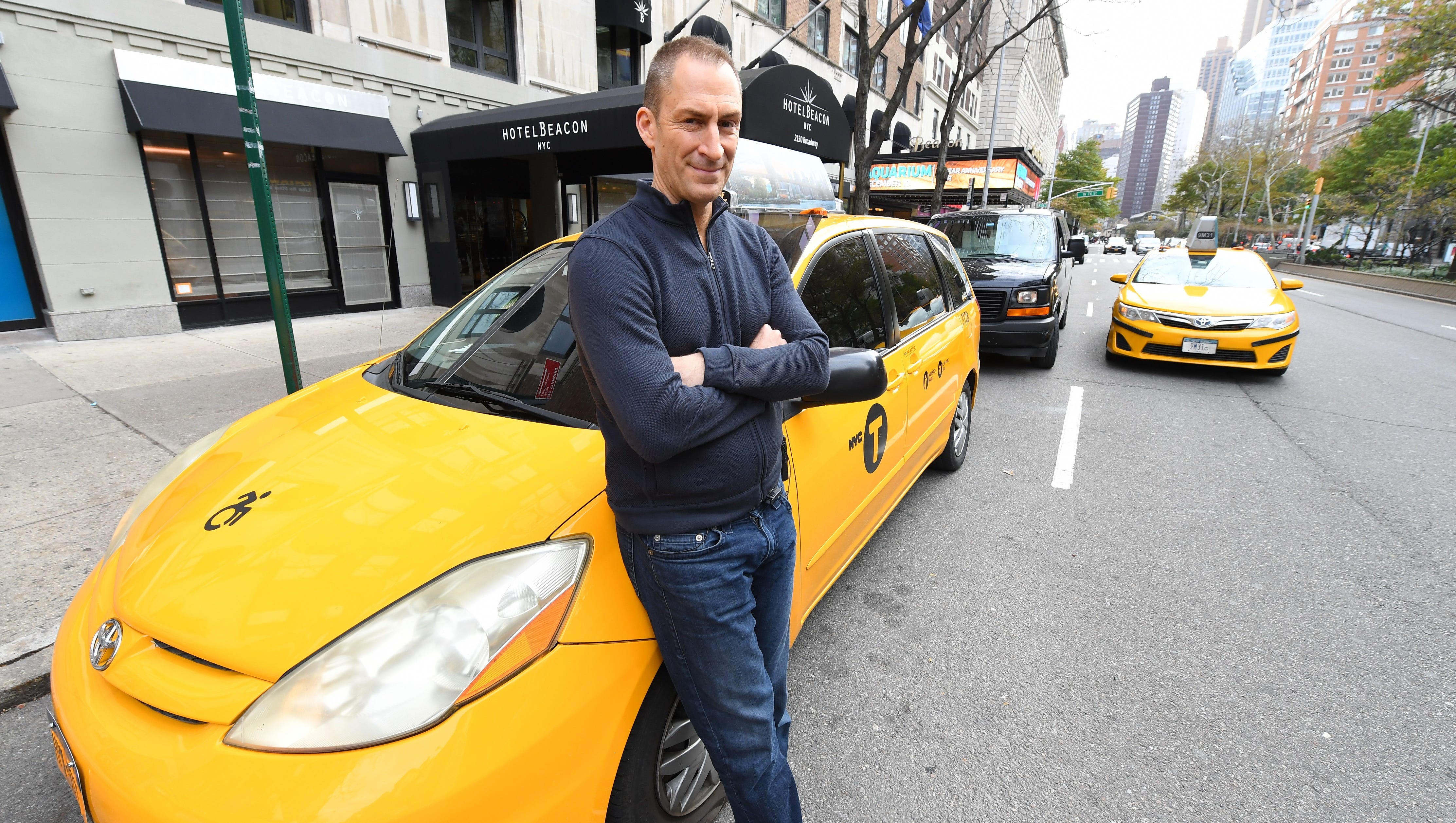 Cash Cab Is Back Giving Taxi Riders Cash With Celebrity Helpers