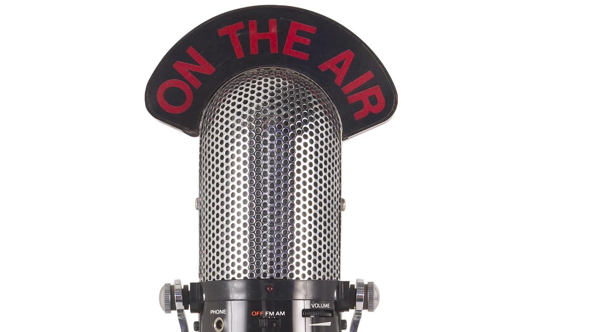Milwaukee’s 105.7 FM drops hip-hop, goes back to sports, adds show with Mason Crosby
