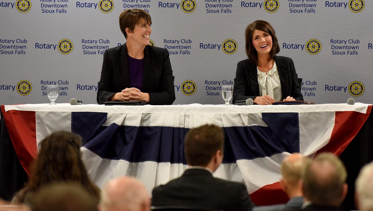 Photos Noem vs. Hawks debate