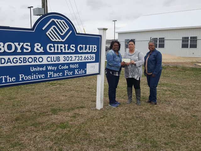 County Bank Donates 2 5k To Dagsboro Boys Girls Club