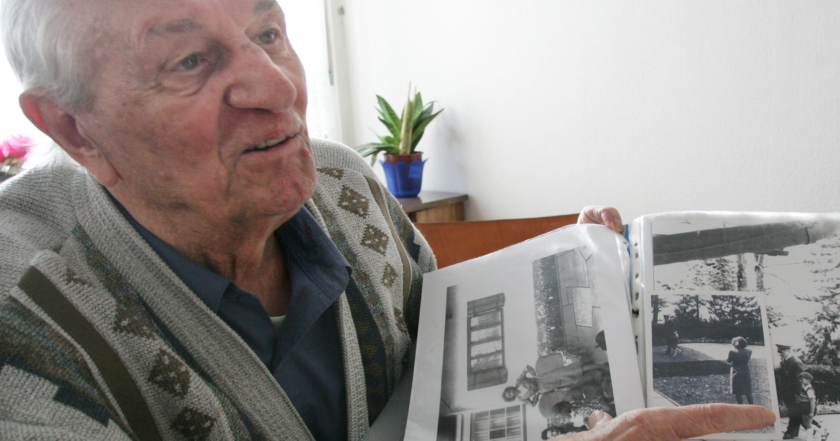 Hitler's bodyguard who said he knew nothing of Holocaust dies