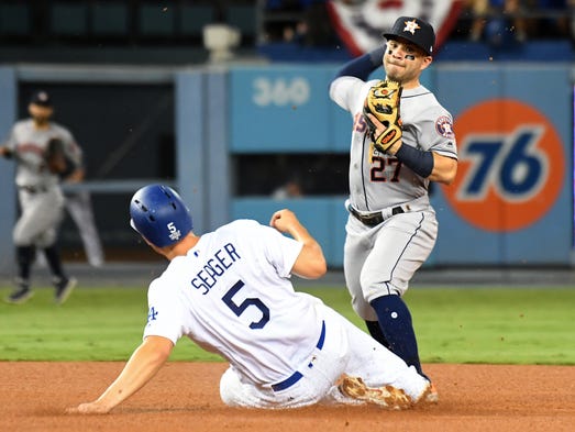 Game 1 at Dodger Stadium: Astros second baseman Jose