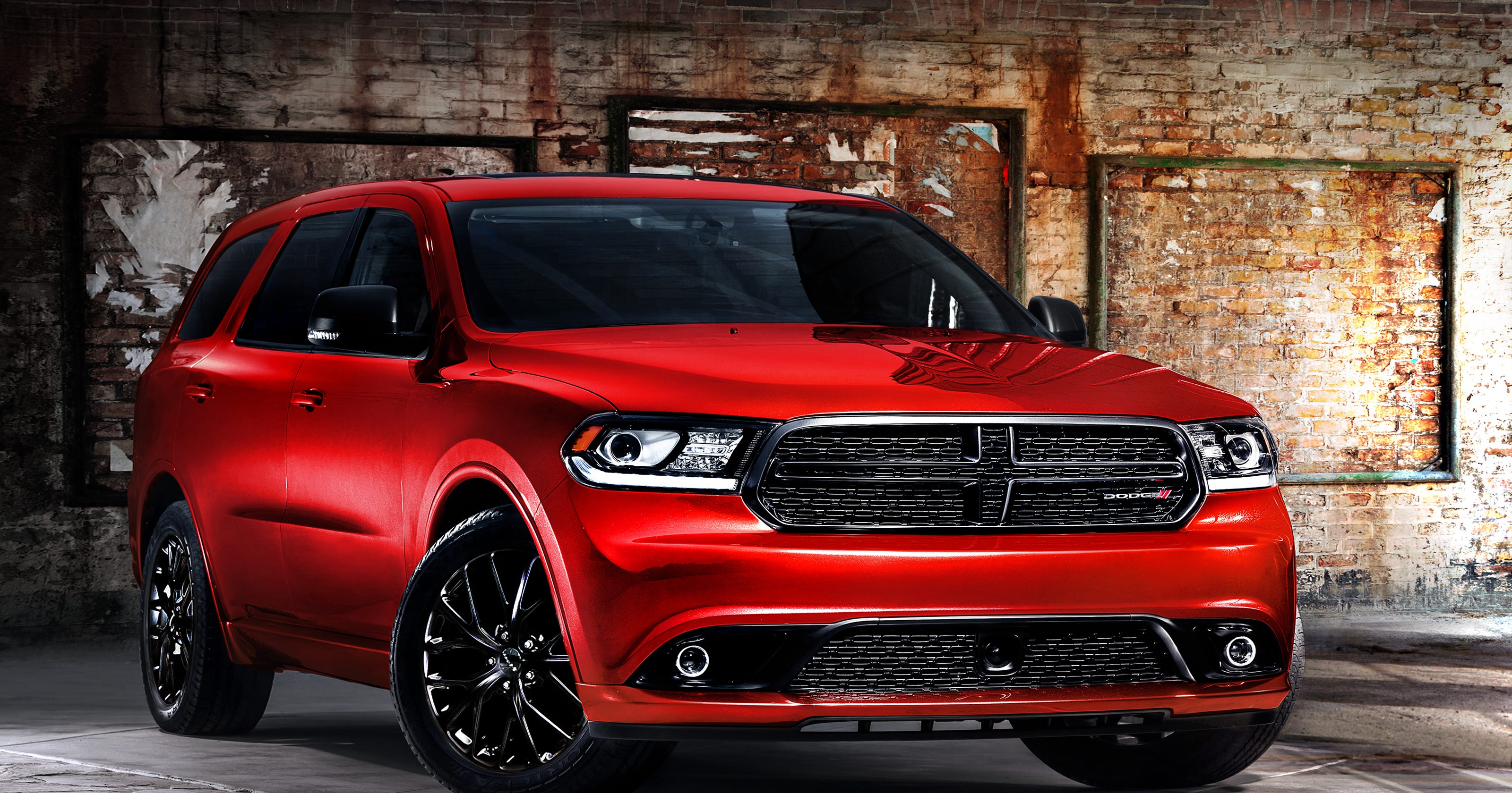 Dodge gives Durango SUV the 'Blacktop' look