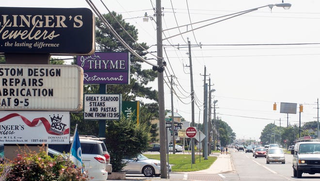Restaurants and businesses line the “Forgotten Mile” between Rehoboth Beach and Dewey Beach.