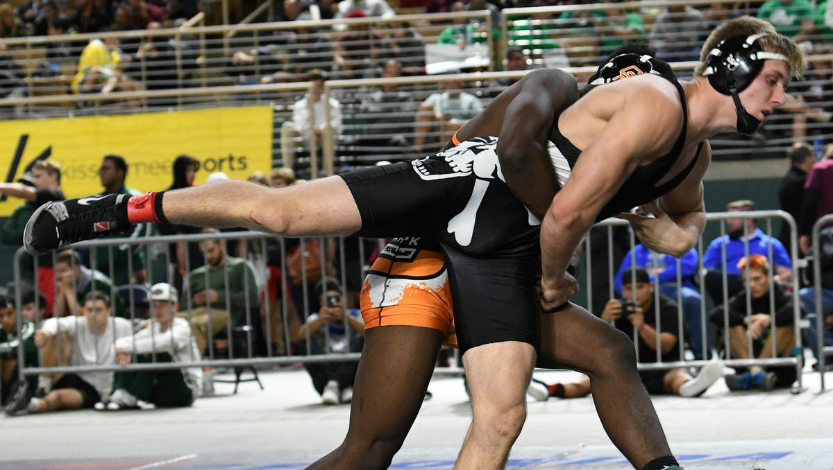 Photos State high school wrestling championships