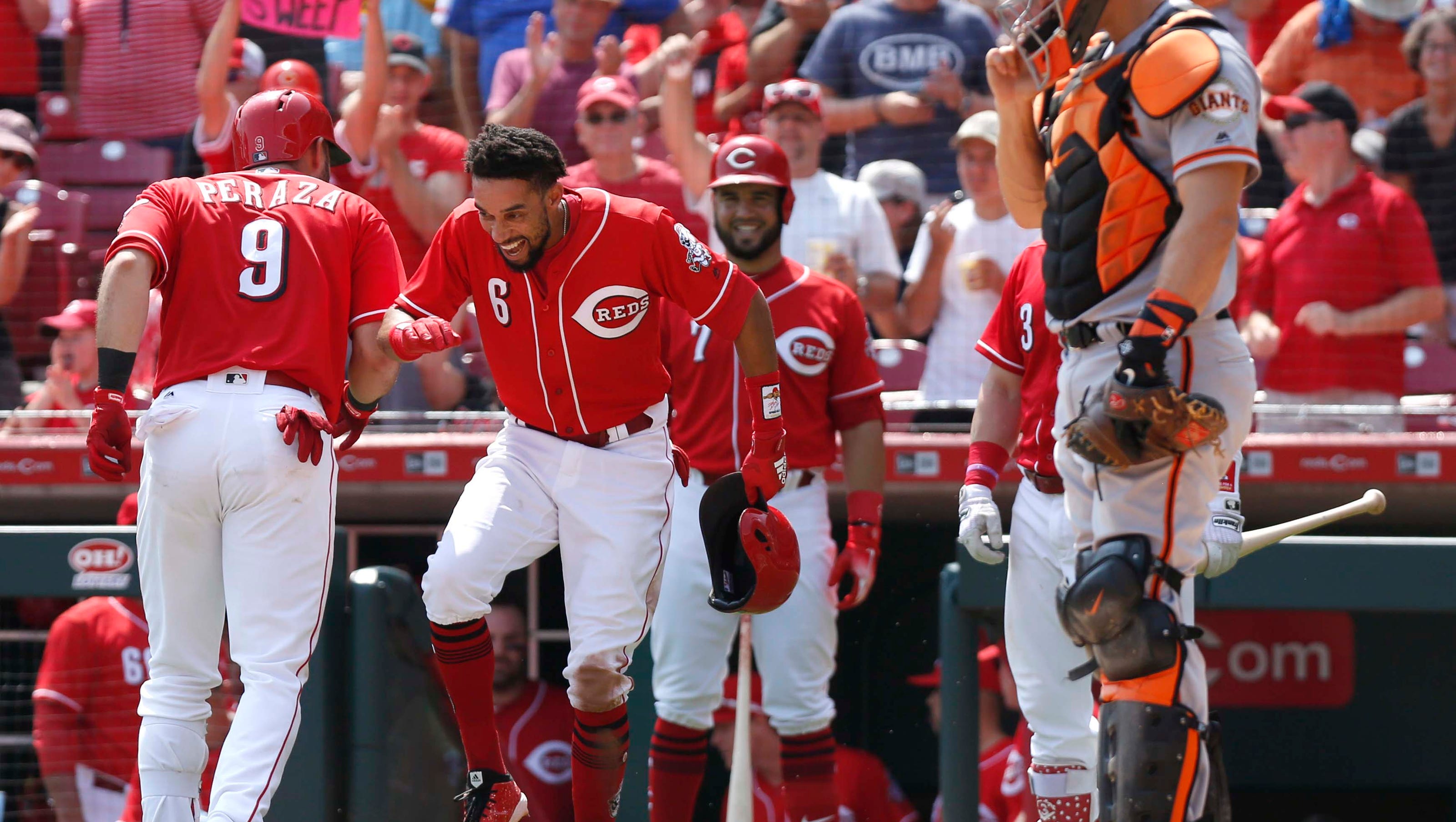 Billy Hamilton hits 2 triples, Reds pound Giants to complete sweep