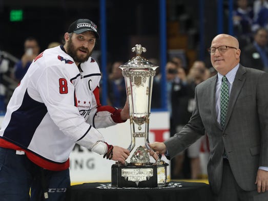 Washington Capitals left wing Alex Ovechkin (8) is