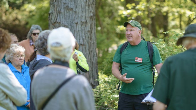 Bob Beabout fielding questions. Durand-Eastman Park Arboretum tour on May 17.