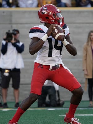 Oct 21, 2017: Arizona Wildcats quarterback Khalil Tate (14) throws the football against the California Golden Bears during the first quarter at Memorial Stadium.