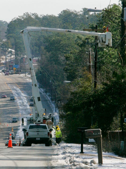 Tens of thousands still powerless in South after ice storm