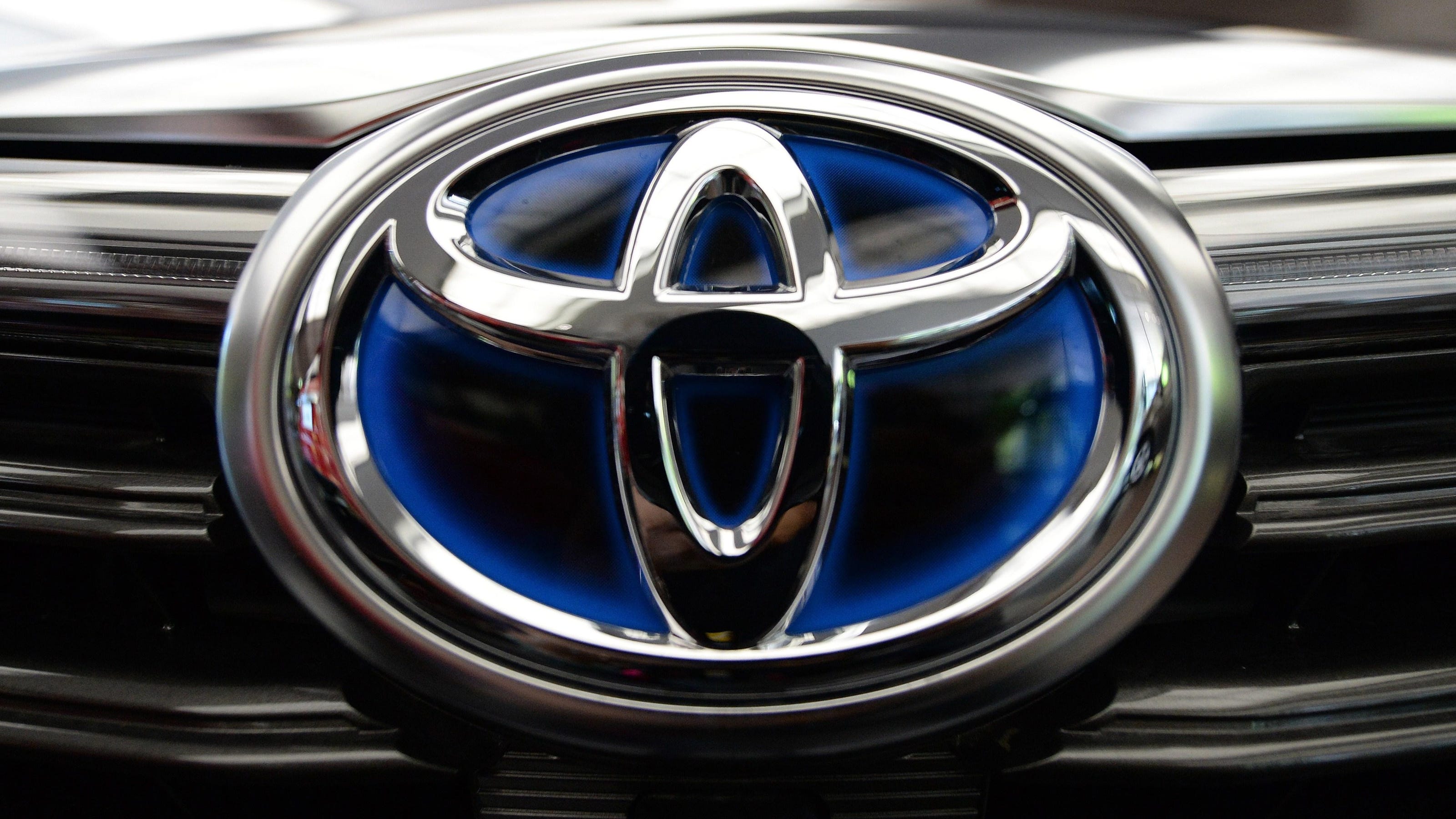 Toyota plans to sell more than 10M vehicles next year Toyota plans to sell more than 10M vehicles next year