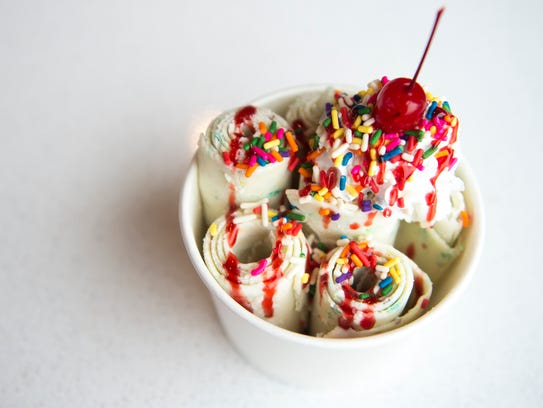 curly rolled ice cream
