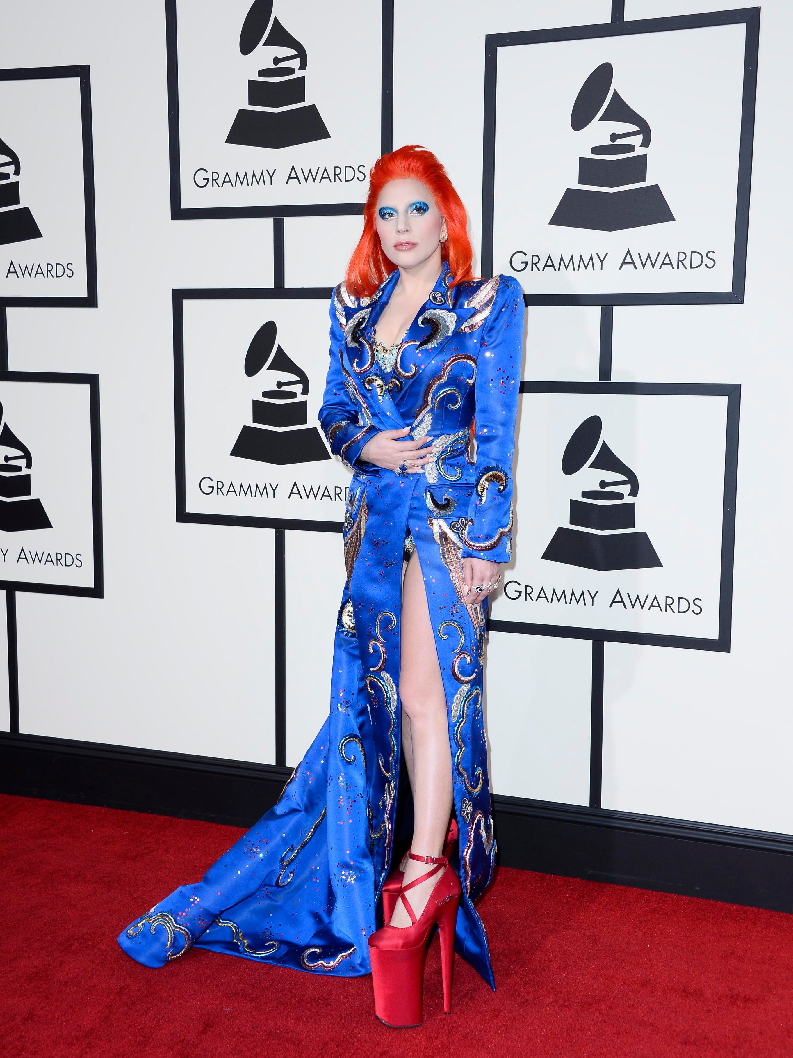 Lady Gaga Goes Full Ziggy Stardust For David Bowie Tribute