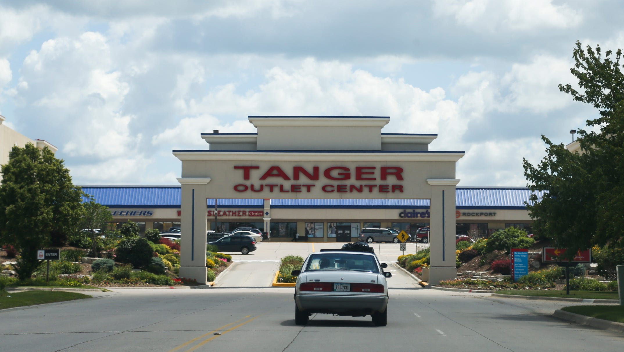 Williamsburg outlet mall under new ownership