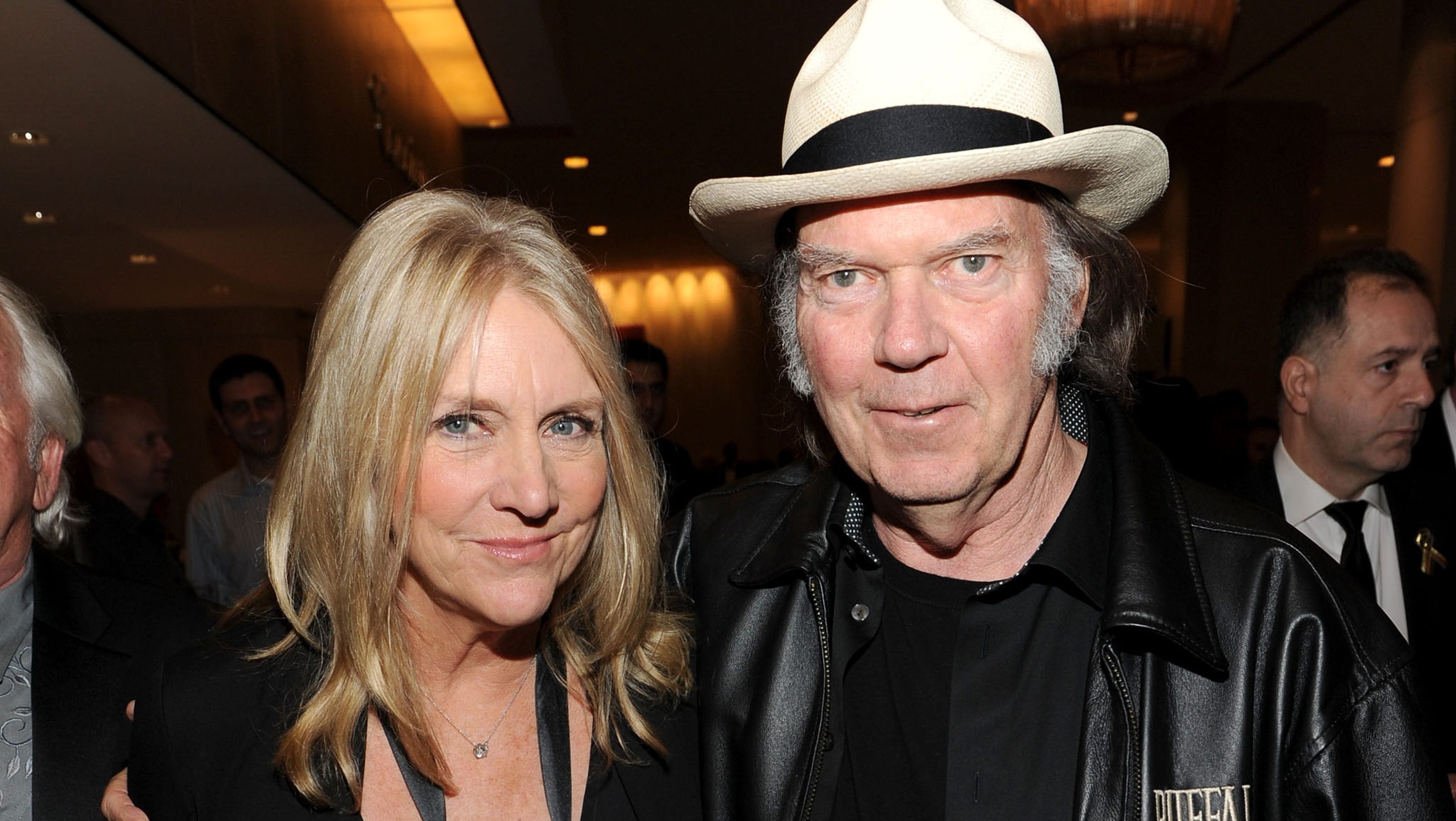 Neil Young and Daryl Hannah are dating?