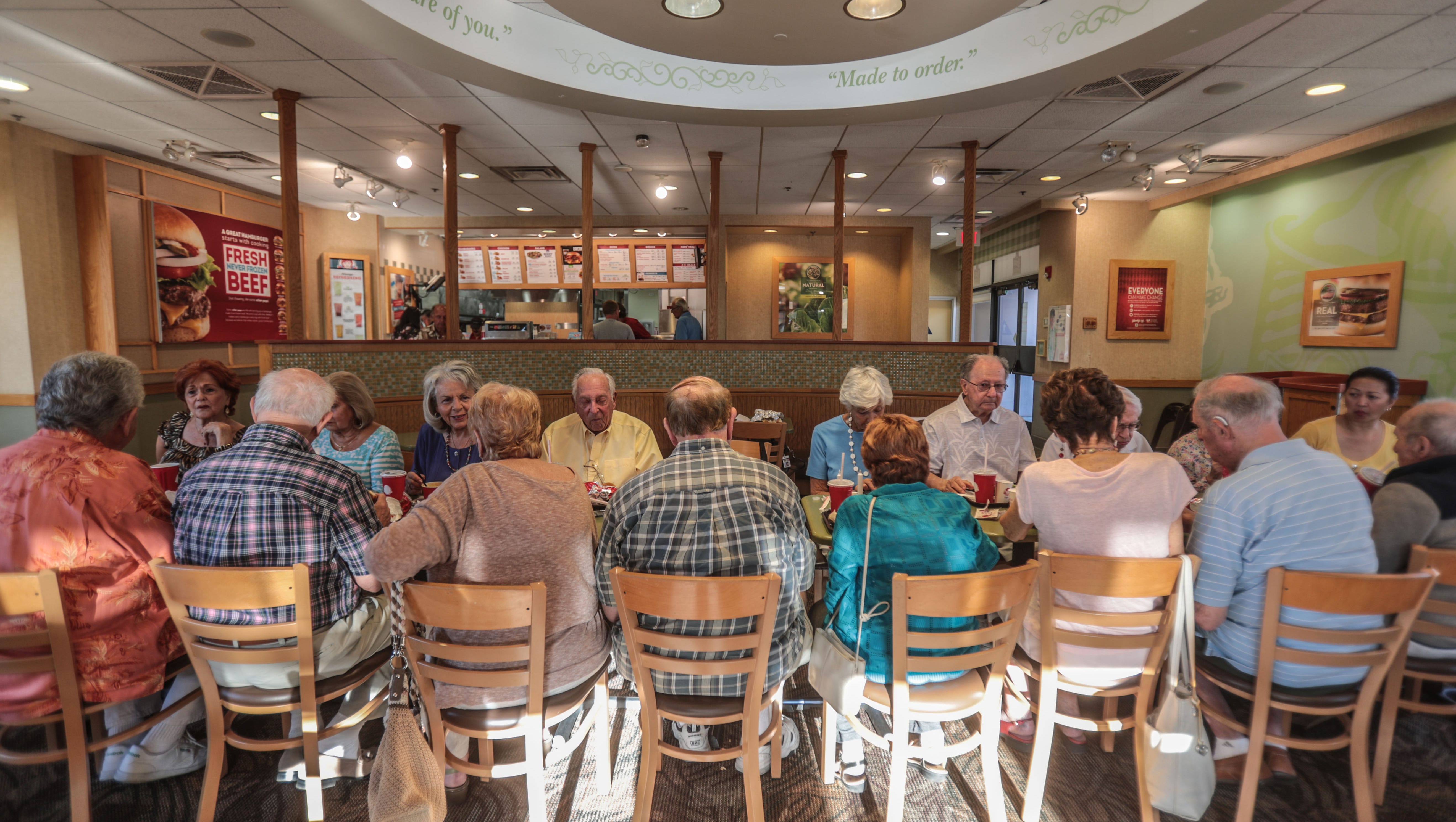 Palm Desert Seniors Enjoy Notoriety As Part Of Wendy S Shabbat Doc