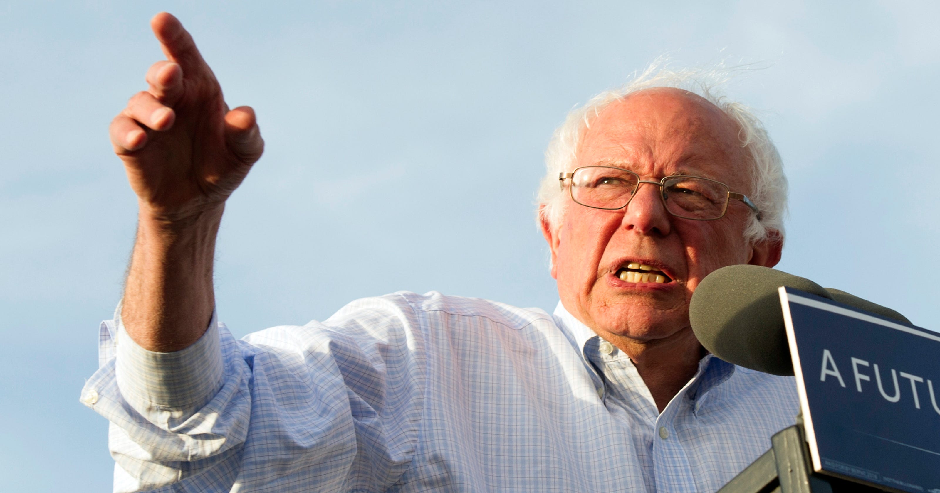 Bernie Sanders returns to Senate for 'no brainer' gun votes