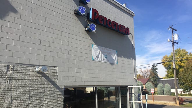 Petcetera, which has been at its current location for 16 years, closes Oct. 31.