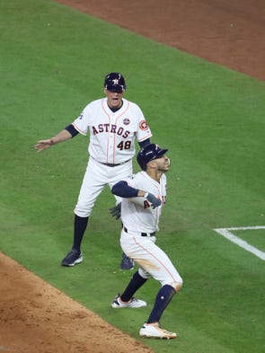 Game 5 at Minute Maid Park: Houston Astros shortstop