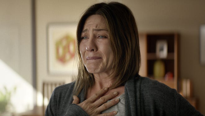 Jennifer Aniston plays Claire, who's dealing with chronic pain, in "Cake."