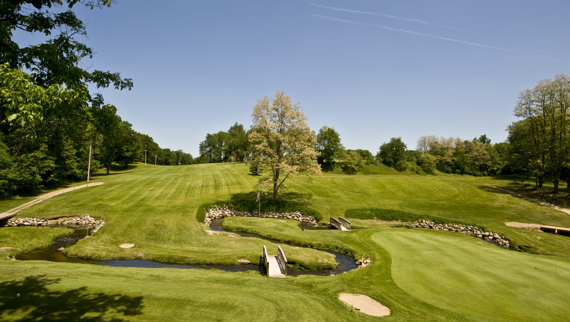 Springbrook Golf Course opens links; Tim Hortons closes
