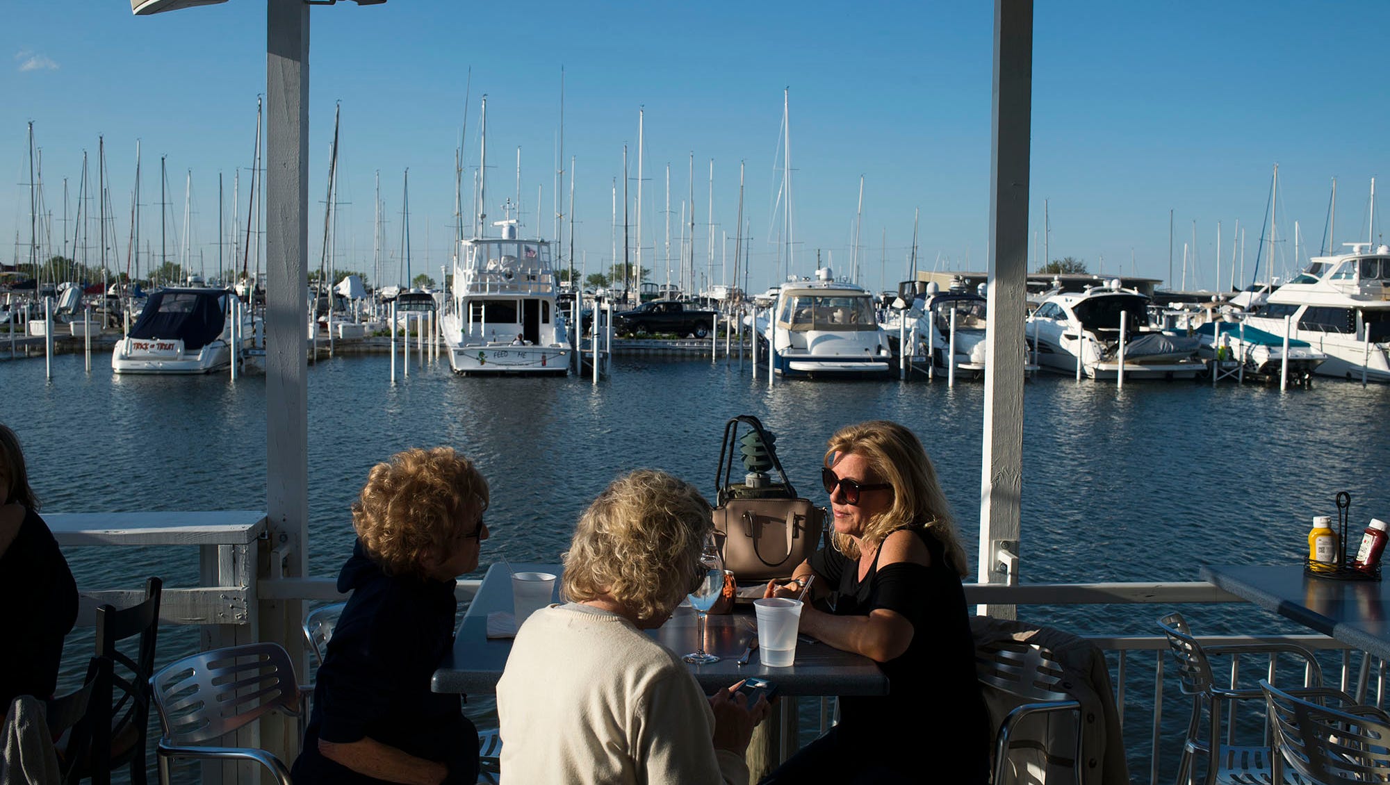 Brownie's on the Lake restaurant in St. Clair Shores listed for sale