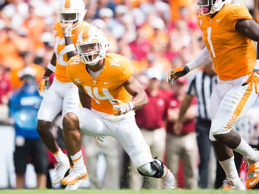 Tennessee linebacker Quart'e Sapp (14) celebrates a