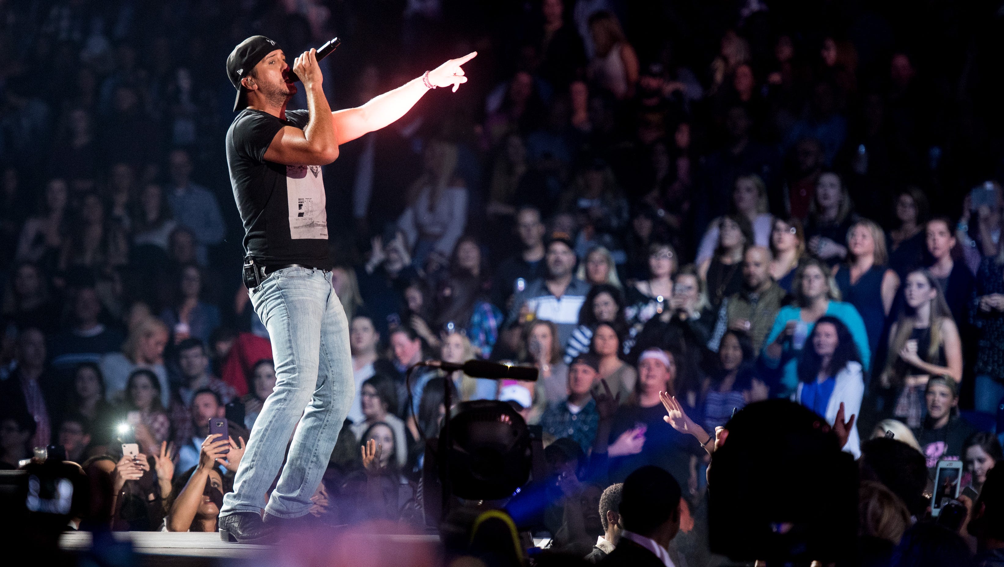 luke bryan i don't want this night to end continued