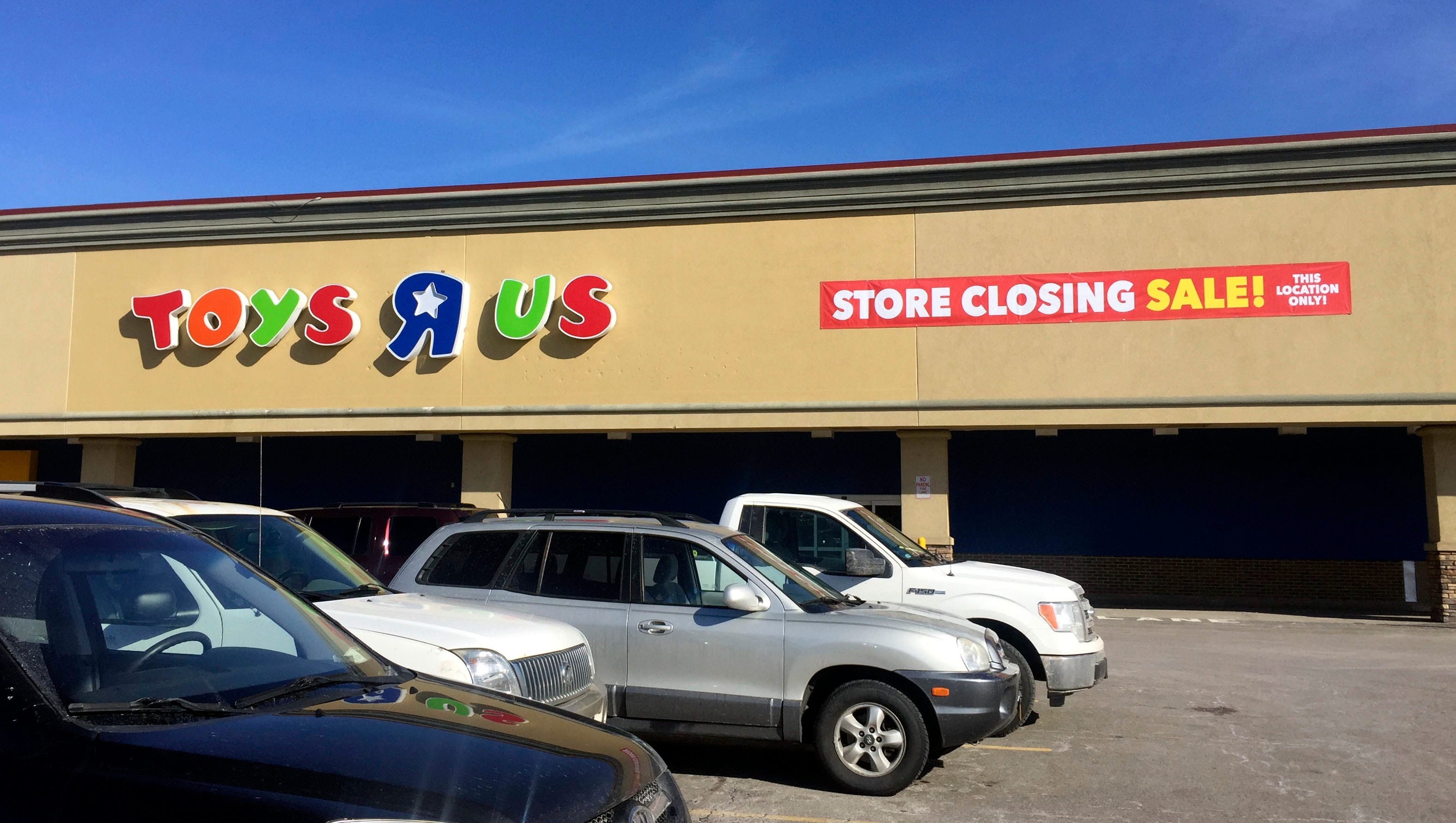 Toy R Us Bid From Billionaire Toy Maker Rejected