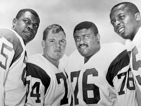 AP OBIT JONES FOOTBALL S OBIT FILE FBN USA