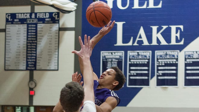 Lakeview's Tommy Moore goes up for jump shot Monday.