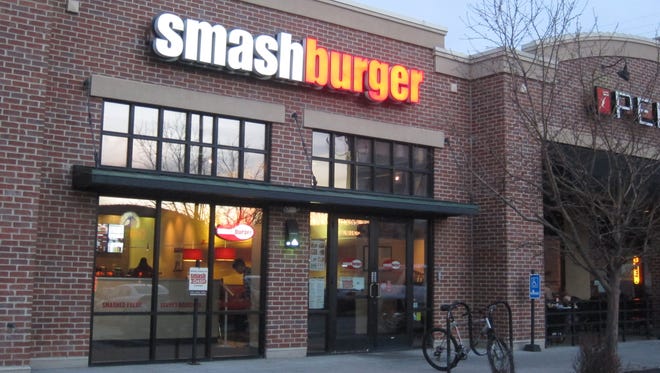 A typical Smashburger exterior.