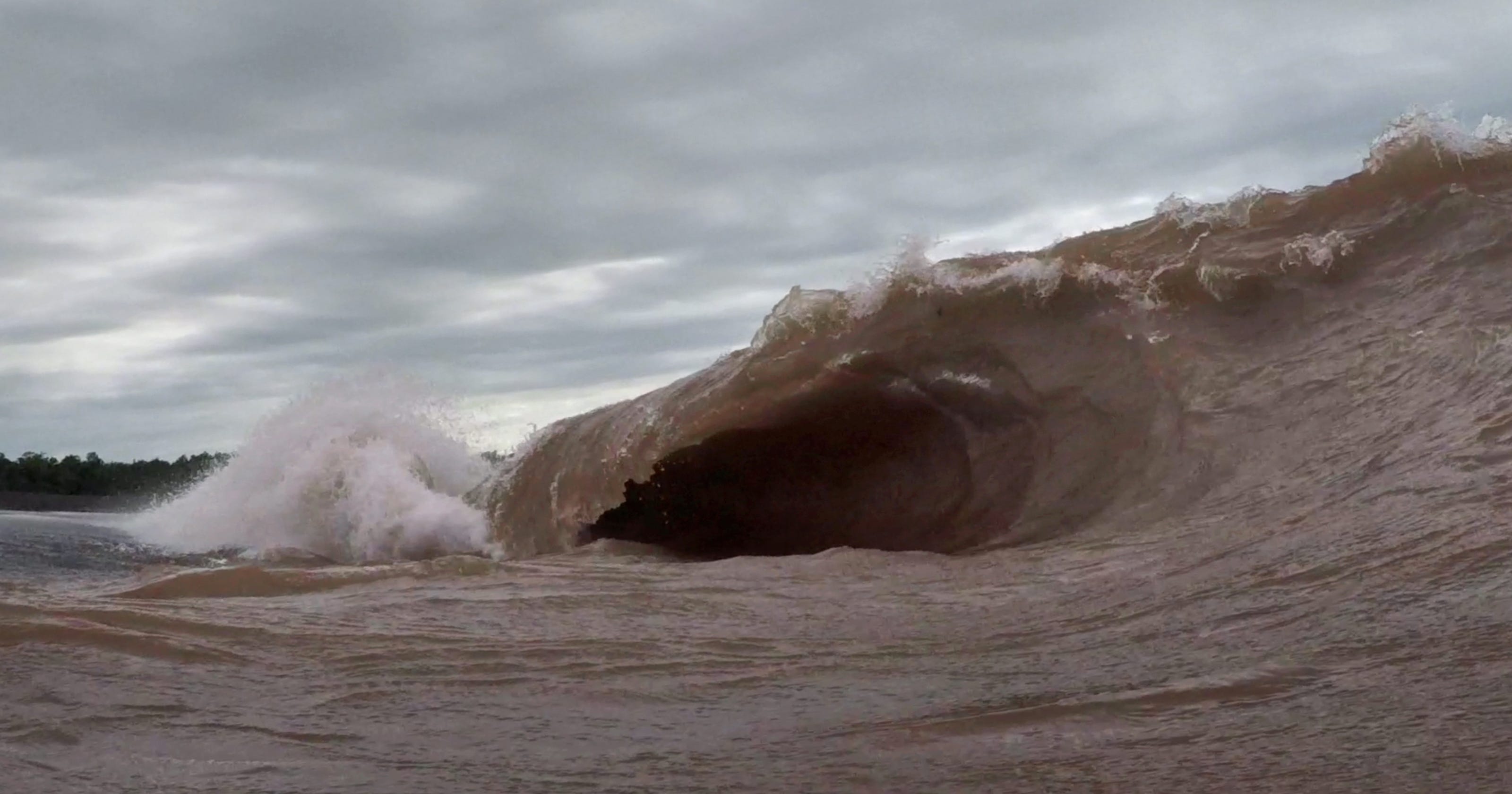 Lake Michigan And Lake Superior Waves Were Massive This Fall