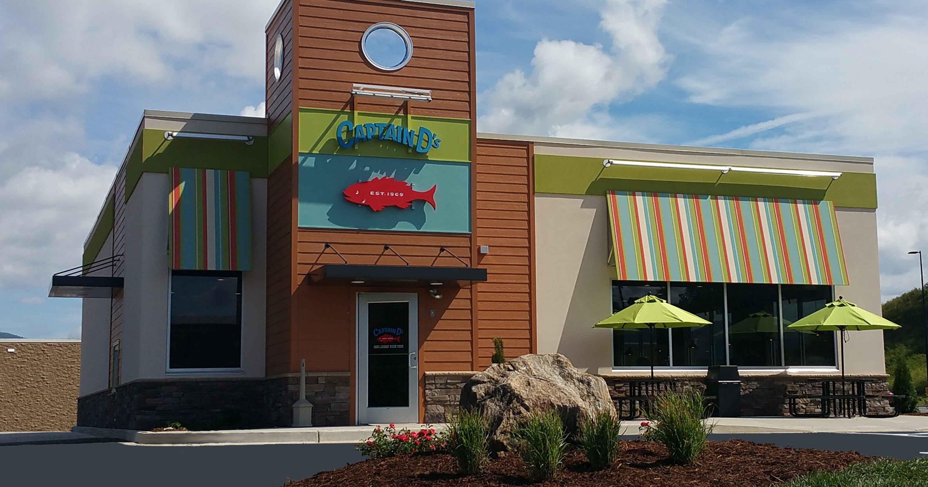 Captain D's opens new Smyrna store