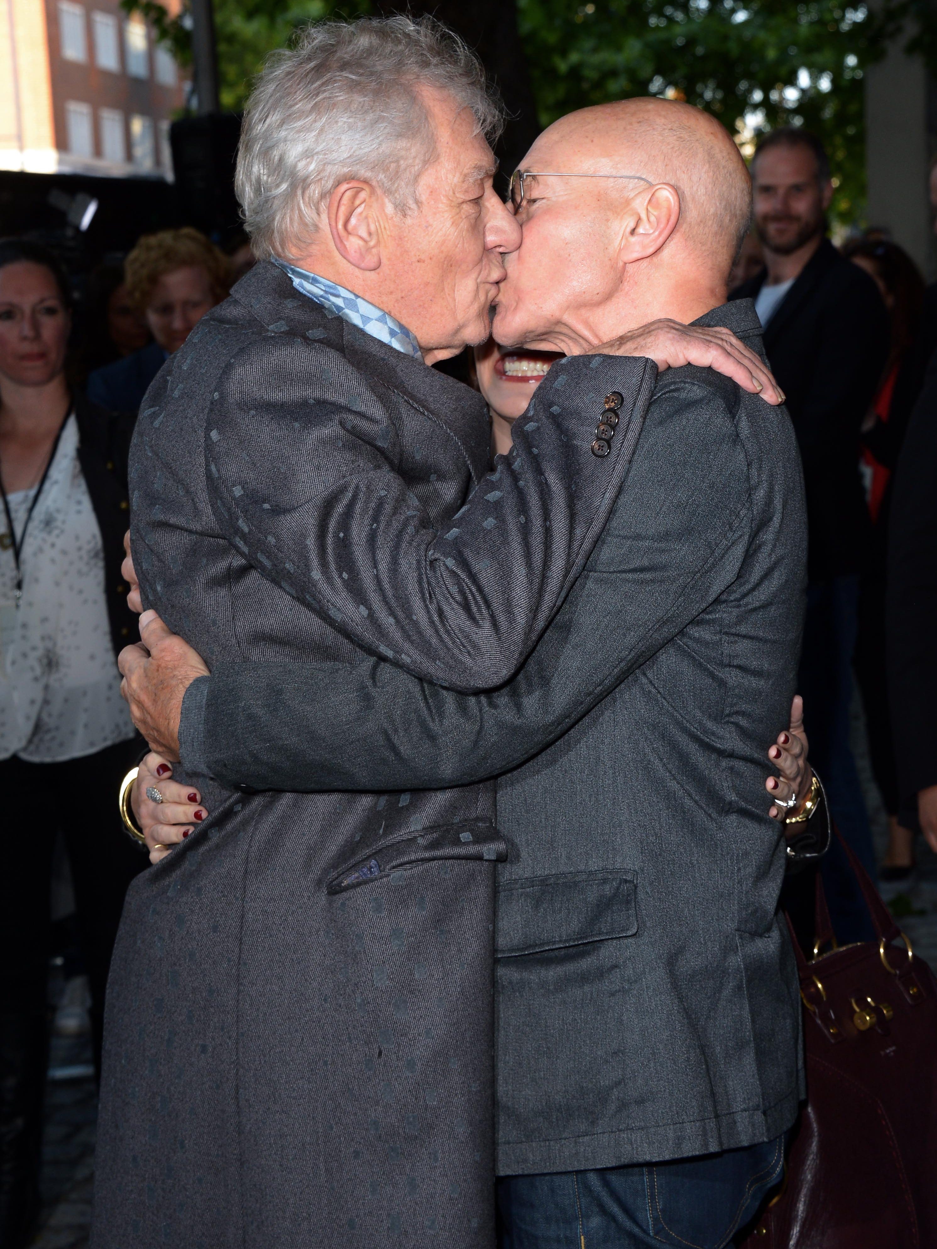 Sir Ian Mckellen Kissing Patrick Stewart Wasn T A Big Deal
