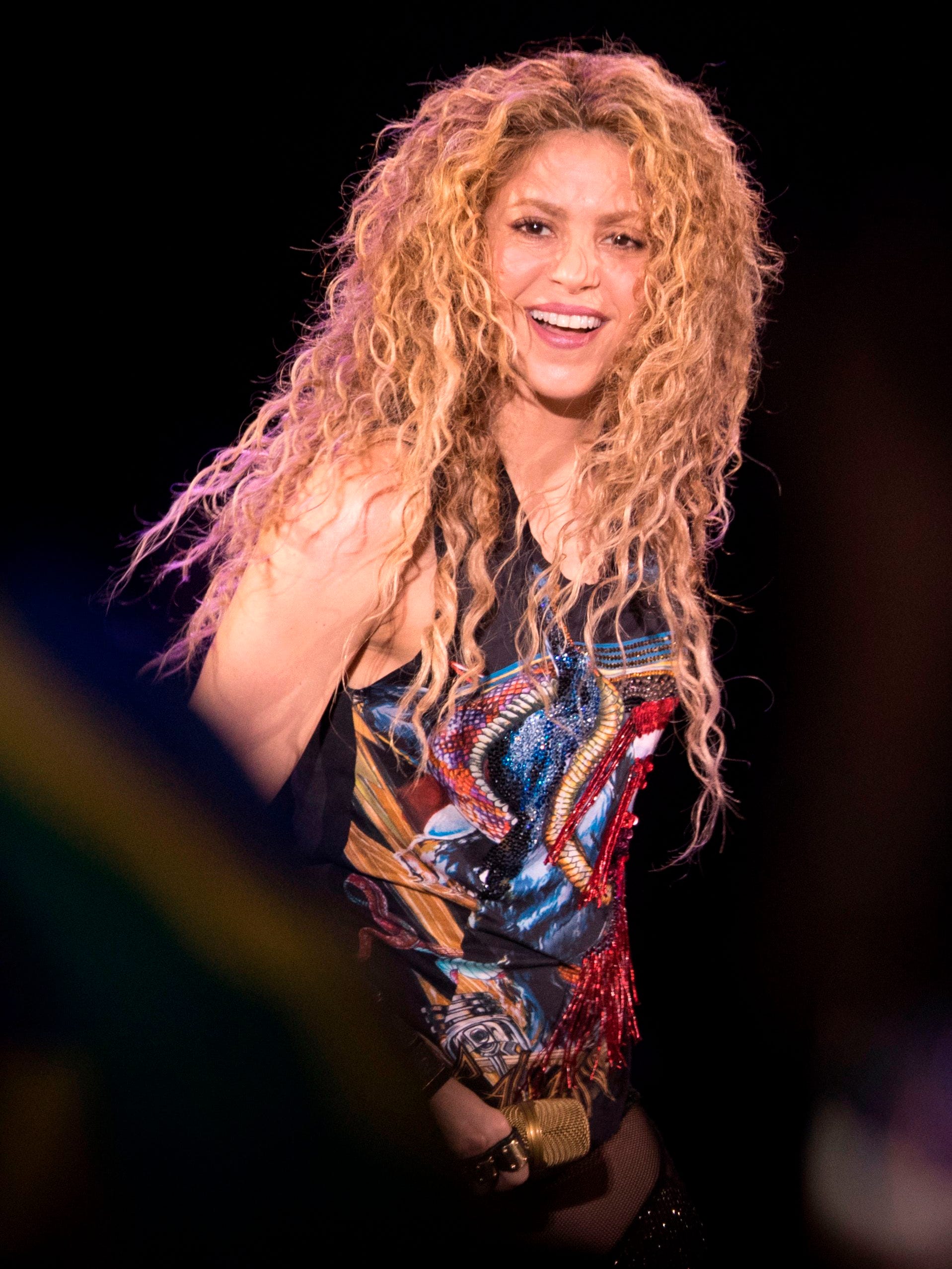 Shakira S Website Pulls Necklace Reminiscent Of Nazi Iconography