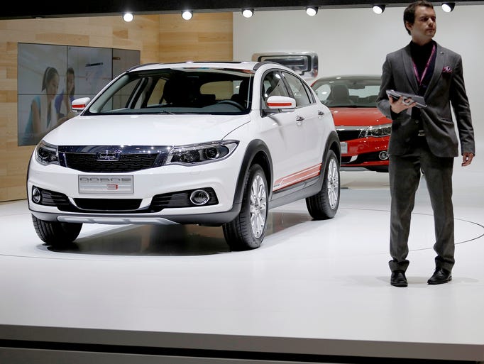 The new Qoros 3 City SUV is presented.