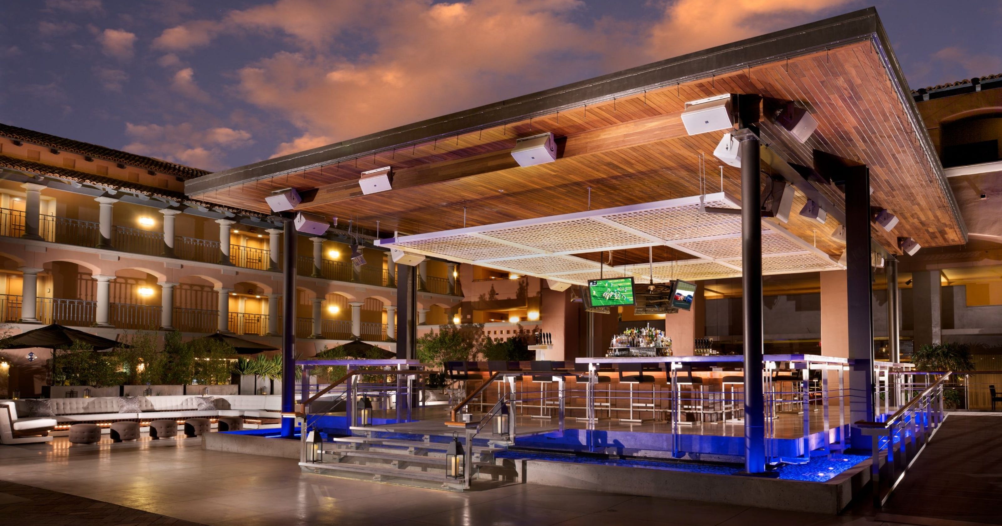 10 best hotel bars around Phoenix