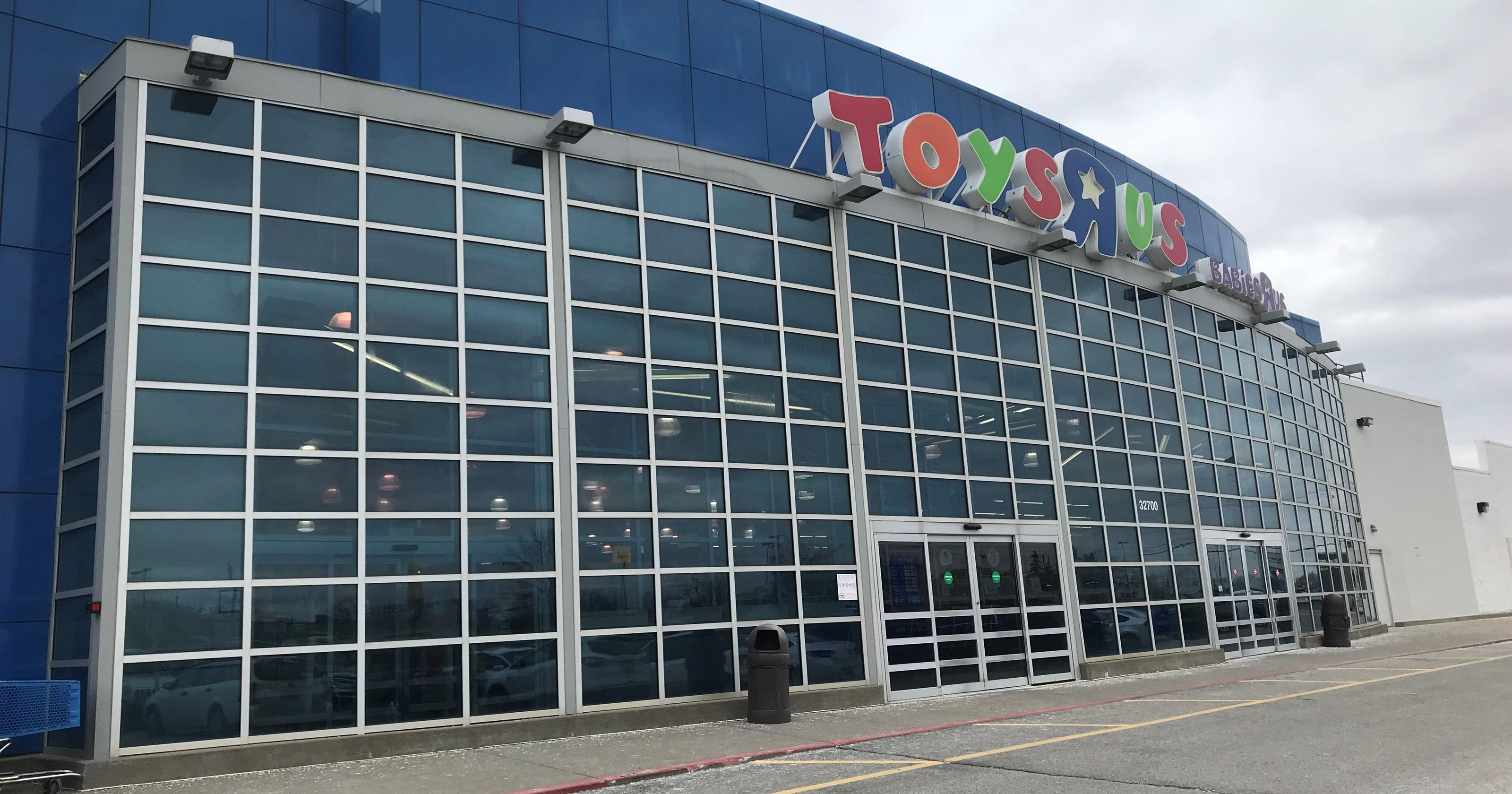 Toys R Us stores in Metro Detroit may not be vacant long