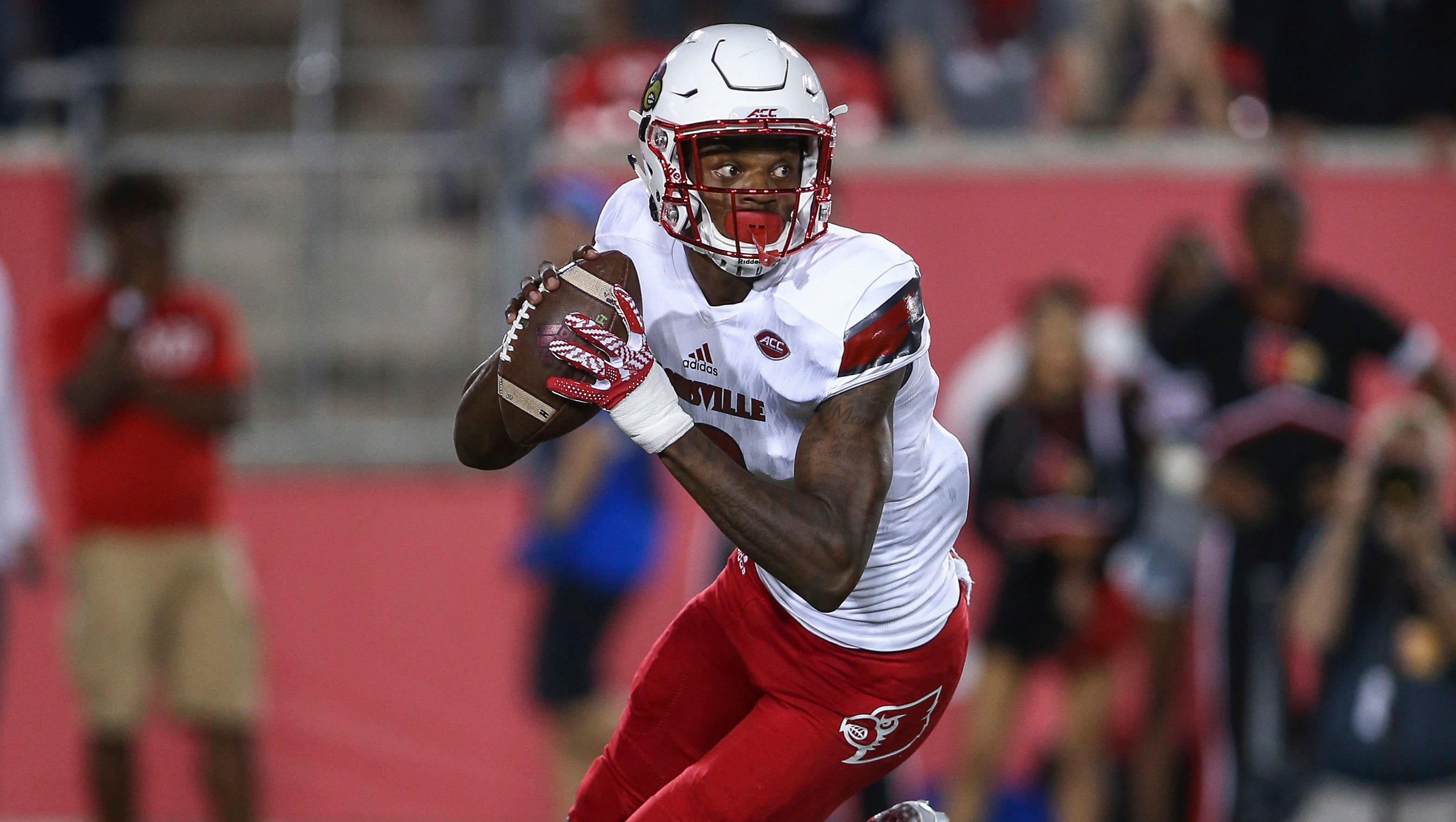 Louisville Qb Lamar Jackson Wins Heisman Trophy