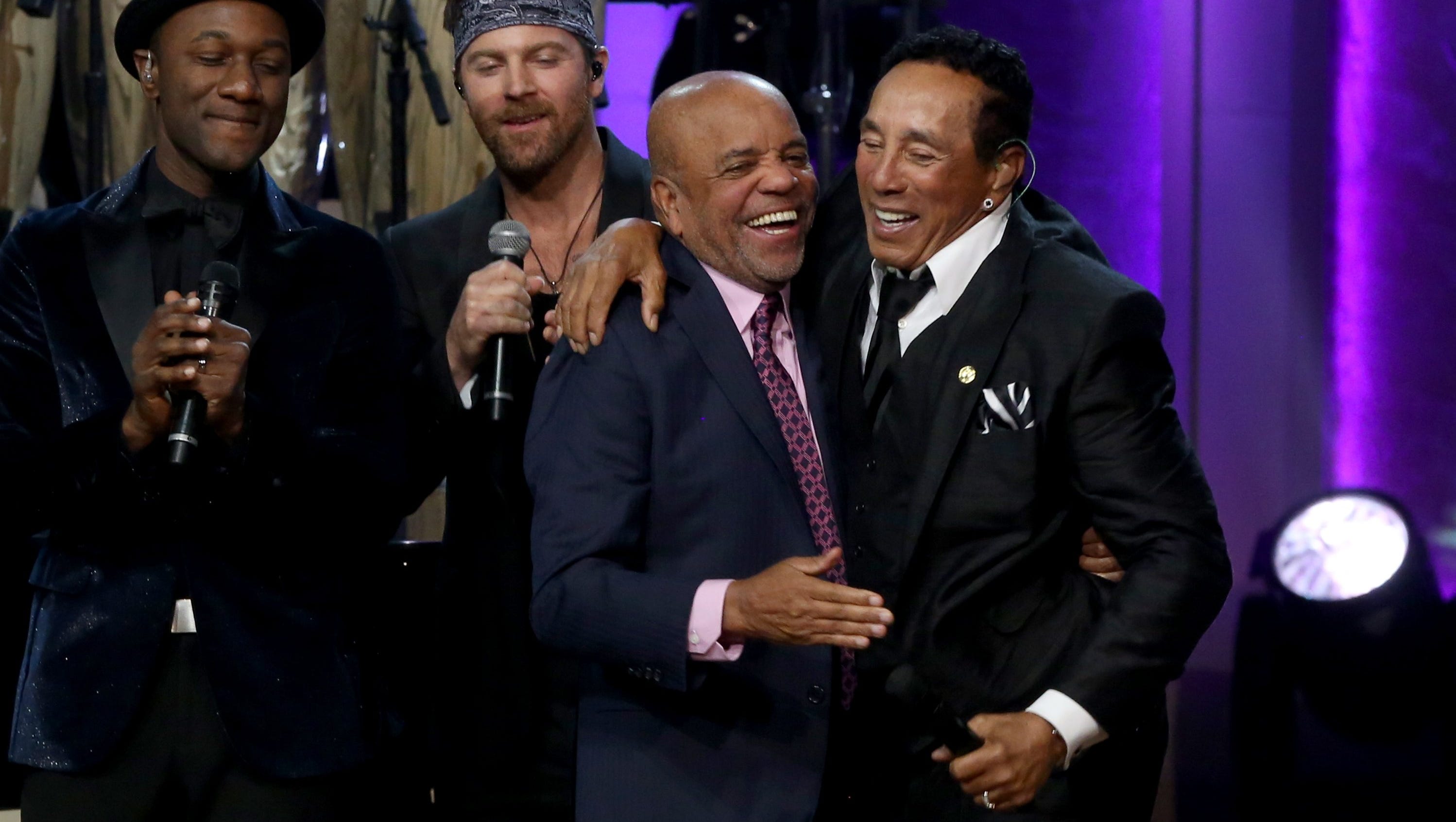 Smokey Robinson Takes Gershwin Prize In Emotional Soulful Night