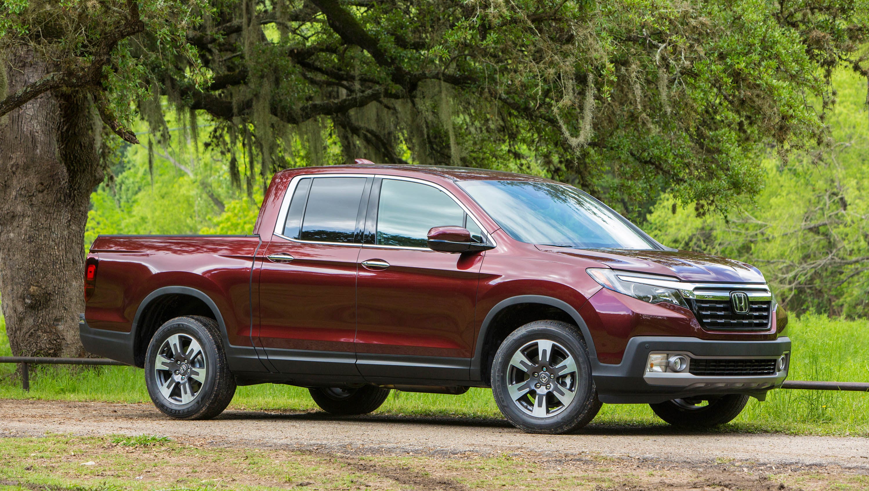 Review Honda S New Ridgeline Tries To Reinvent The Pickup Again