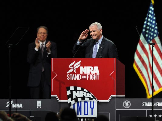 StandandFight_01