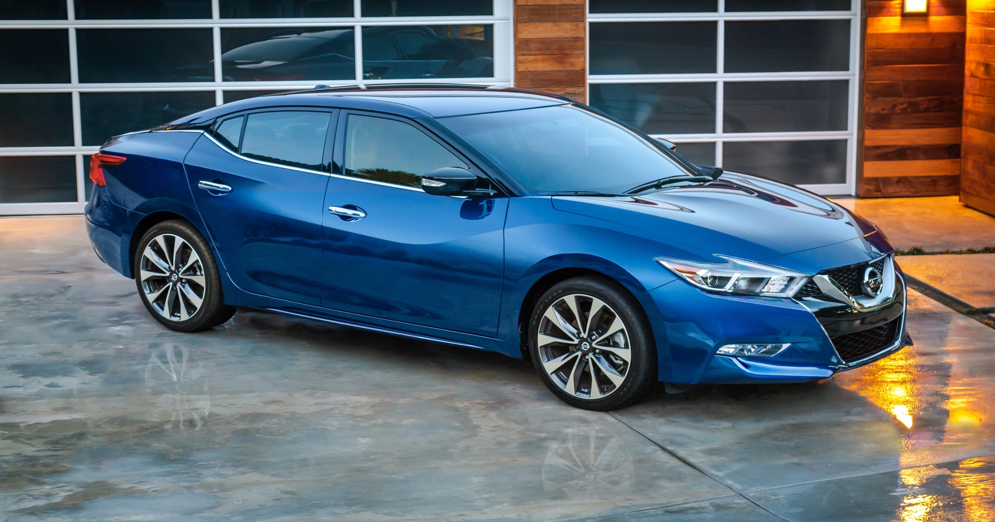 2016 Nissan Maxima Review Style But No Substance
