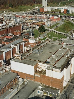 The Beta 2E facility is in the foreground of this undated view of the main production complex at the Y-12 nuclear weapons plant. Building 9215 is to the left of Beta 2E. The government's revised strategy for the Uranium Processing Facility at the Y-12 nuclear weapons plant depends not only on construction of a cluster of new facilities to process bomb-grade uranium but also leans heavily on extending the life of some existing production buildings, notably 9215 and Beta 2E.